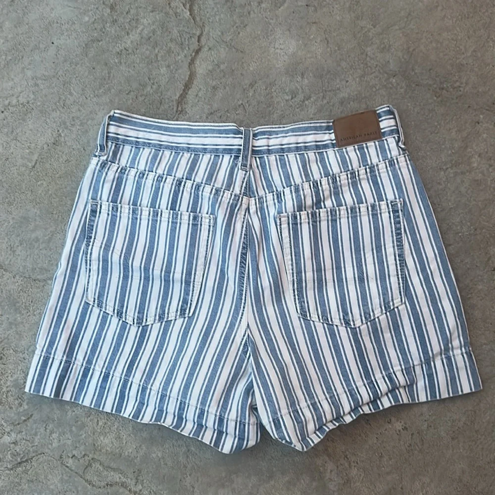 American Eagle Mom Short Striped Blue White Size 2